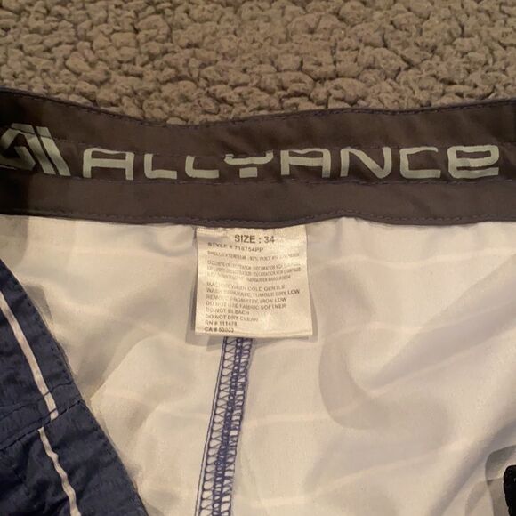 Allyance Striped  Board Shorts Men’s Size 34 - Picture 10 of 10